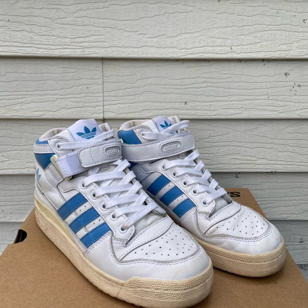Adidas Forum Mid White and Blue Retro Classic Sneakers Lightly Worn